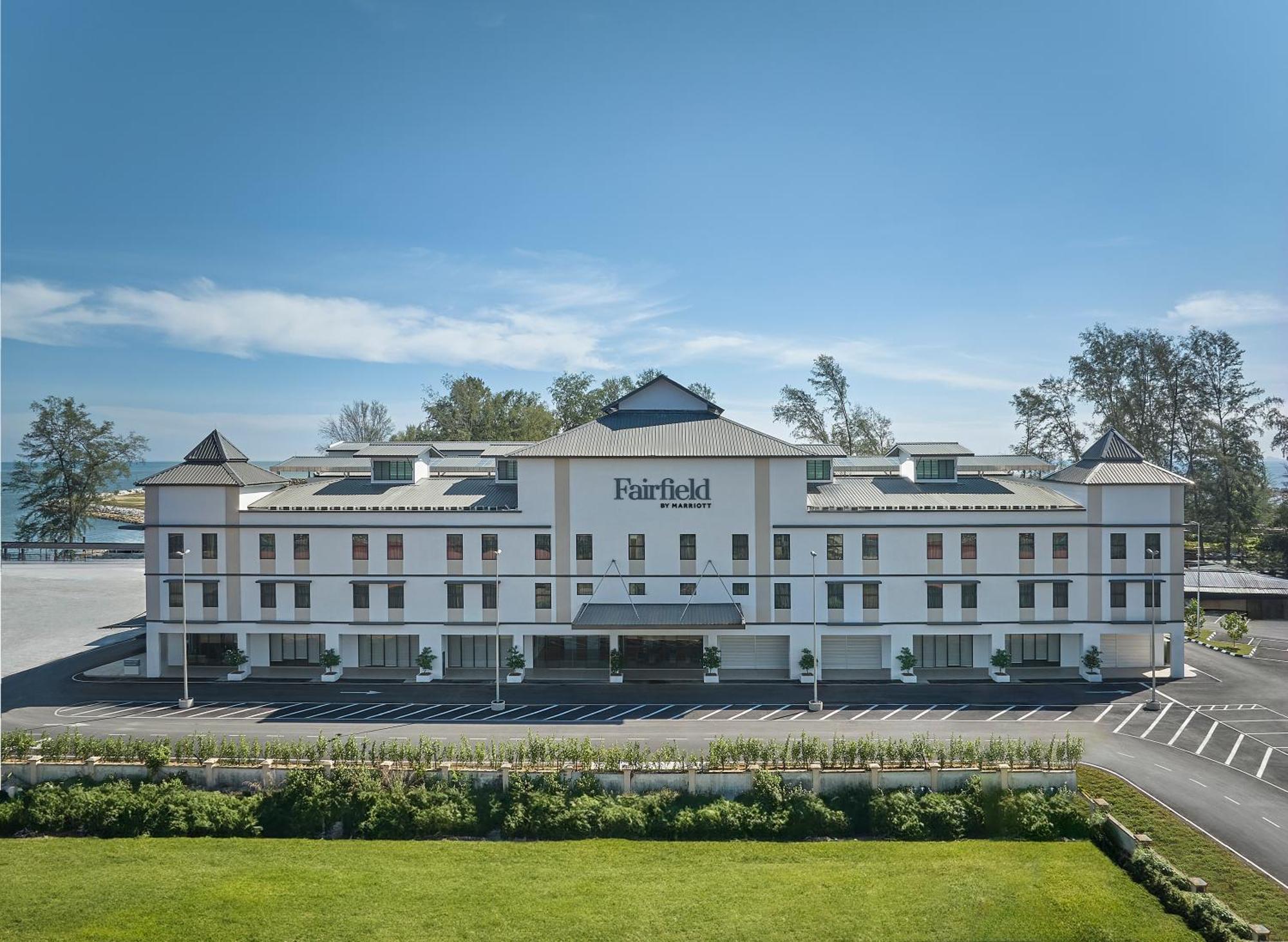 Отель Fairfield By Marriott Kuala Besut Экстерьер фото