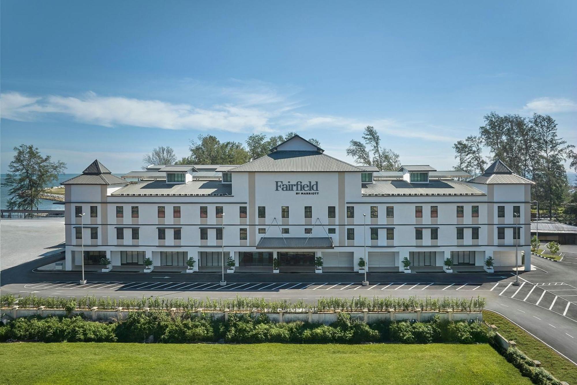 Отель Fairfield By Marriott Kuala Besut Экстерьер фото